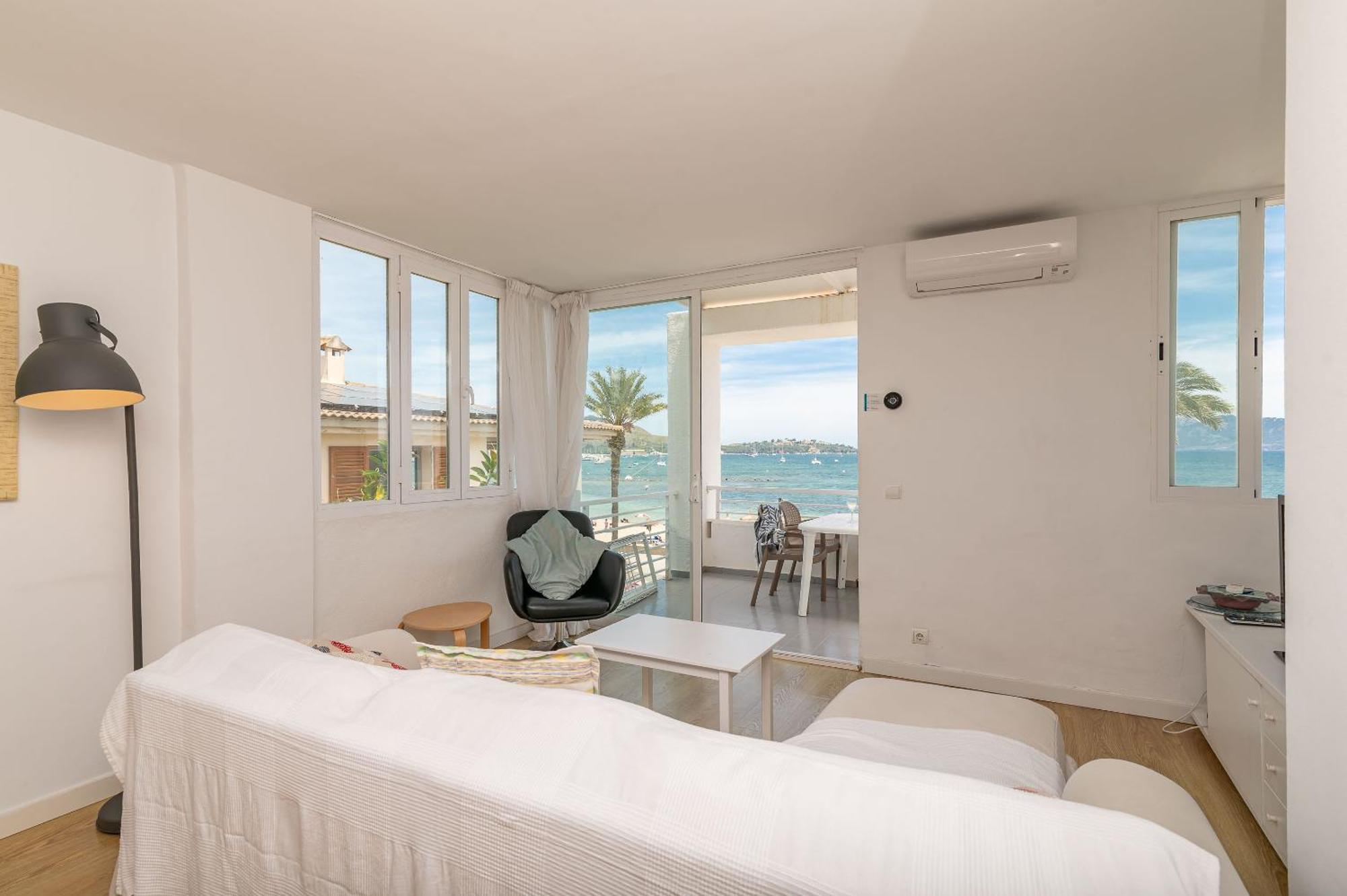 Beachfront Apartment Sivella Port de Pollença Esterno foto