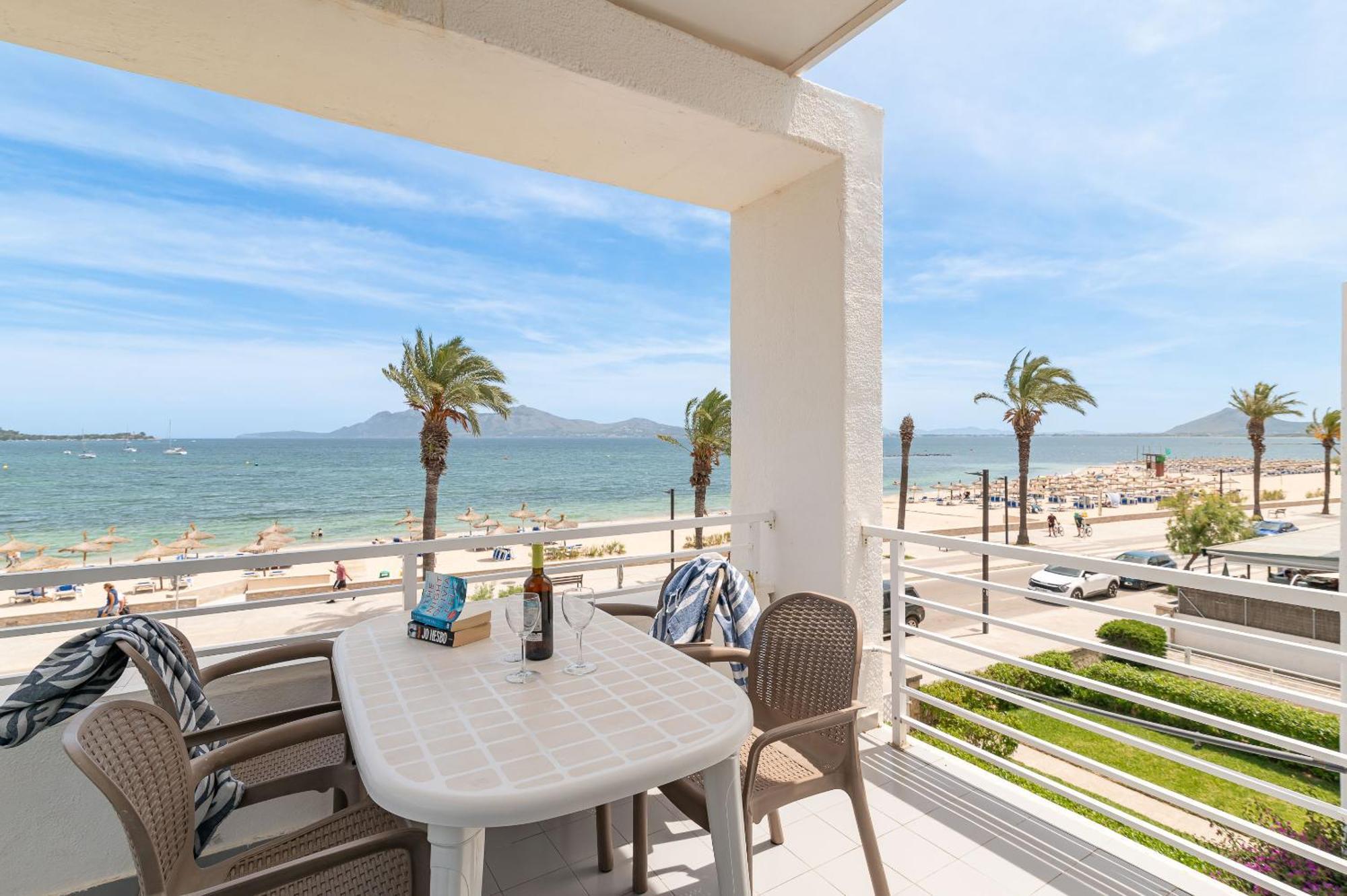 Beachfront Apartment Sivella Port de Pollença Esterno foto